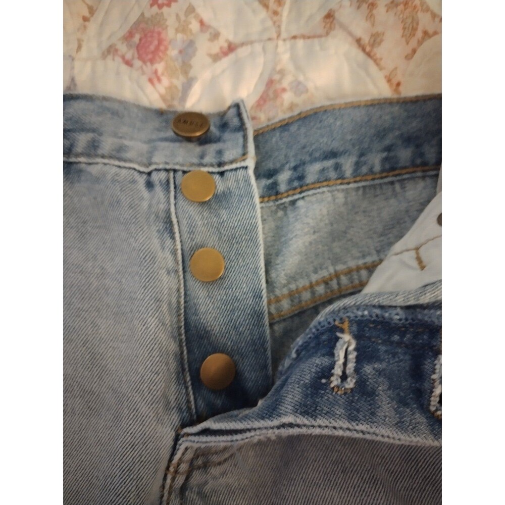 Amuse Society Distressed Denim Shorts Size 28 - Picture 3 of 8
